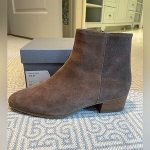 Never Worn, New in Box sz 10 Aquatalia Suede Booties in Taupe